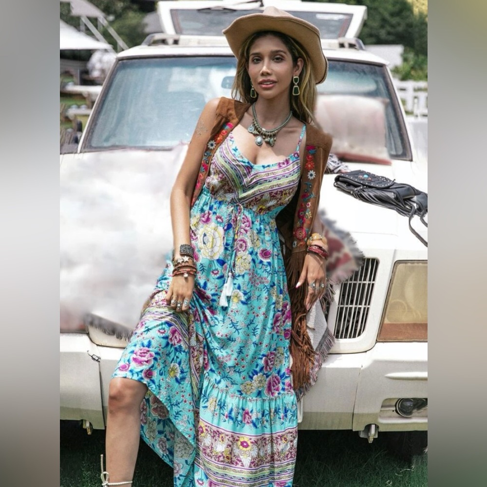 Gorgeous Boho Floral Maxi Dress // Festival // Travel // Beachwear // Islandwear